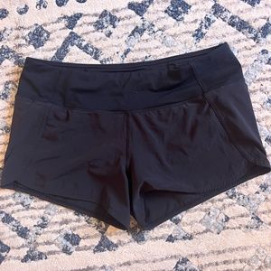 Lululemon hot hot shorts size 10